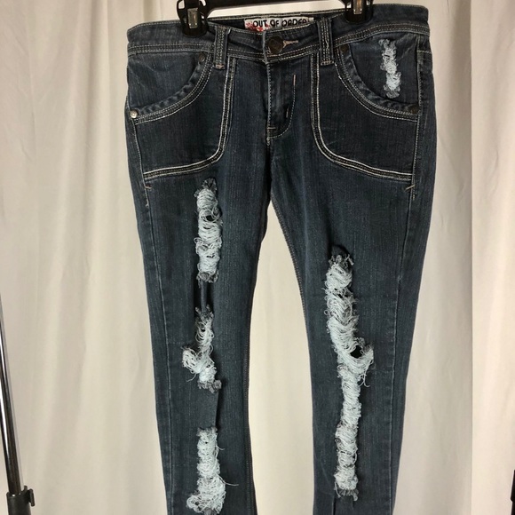 Distressed jeans - Picture 1 of 3